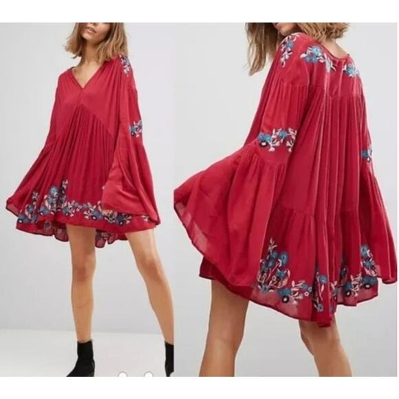 Free People Large? Red Embroider TeAmo Bell Sleeve Babydoll Mini Dress Boho READ - Picture 1 of 12